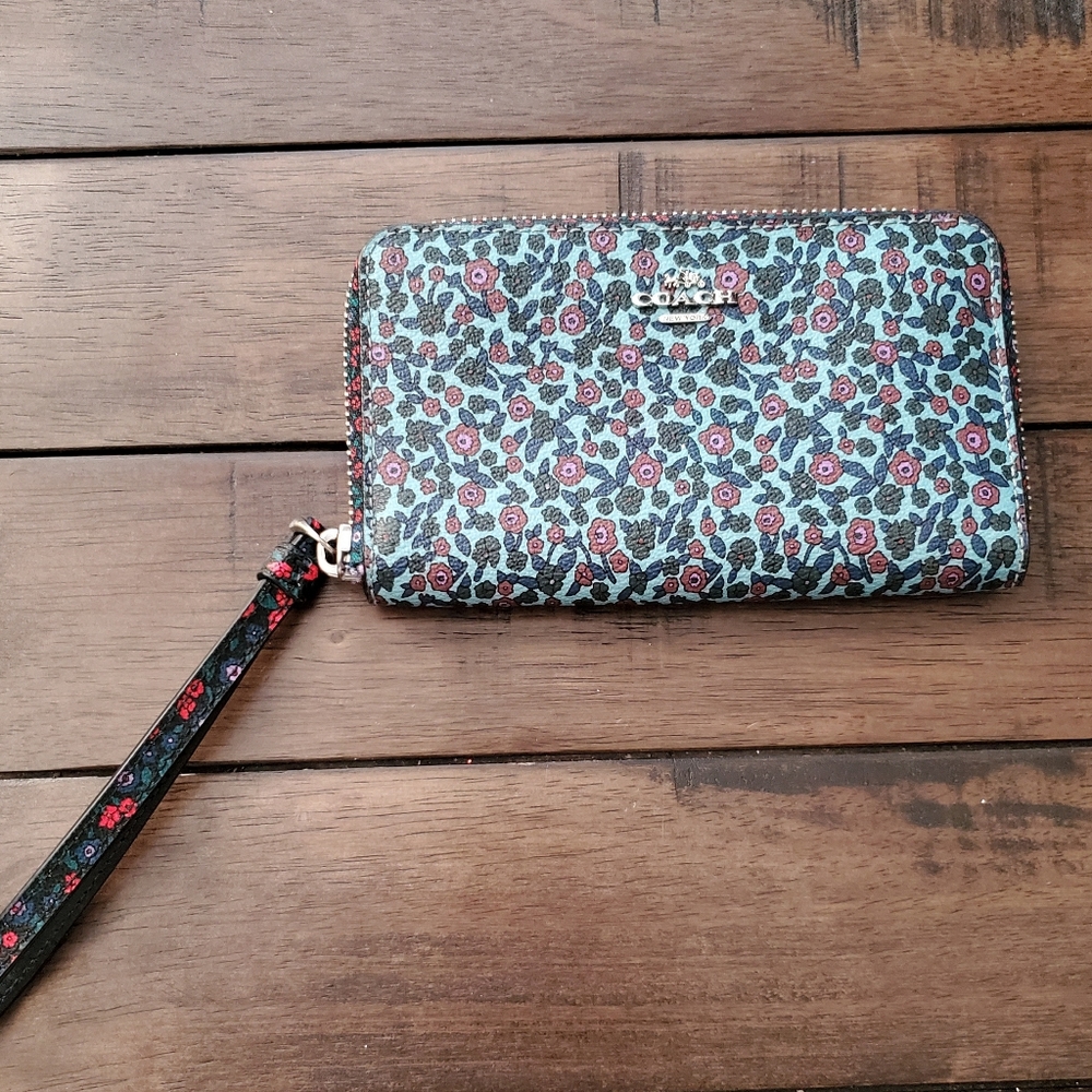 Coach wristlet/credit card holder
